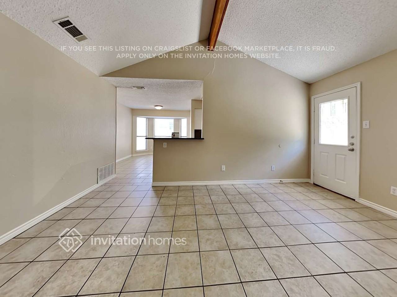 2512 Bayberry Ln - Photo 5 of 16