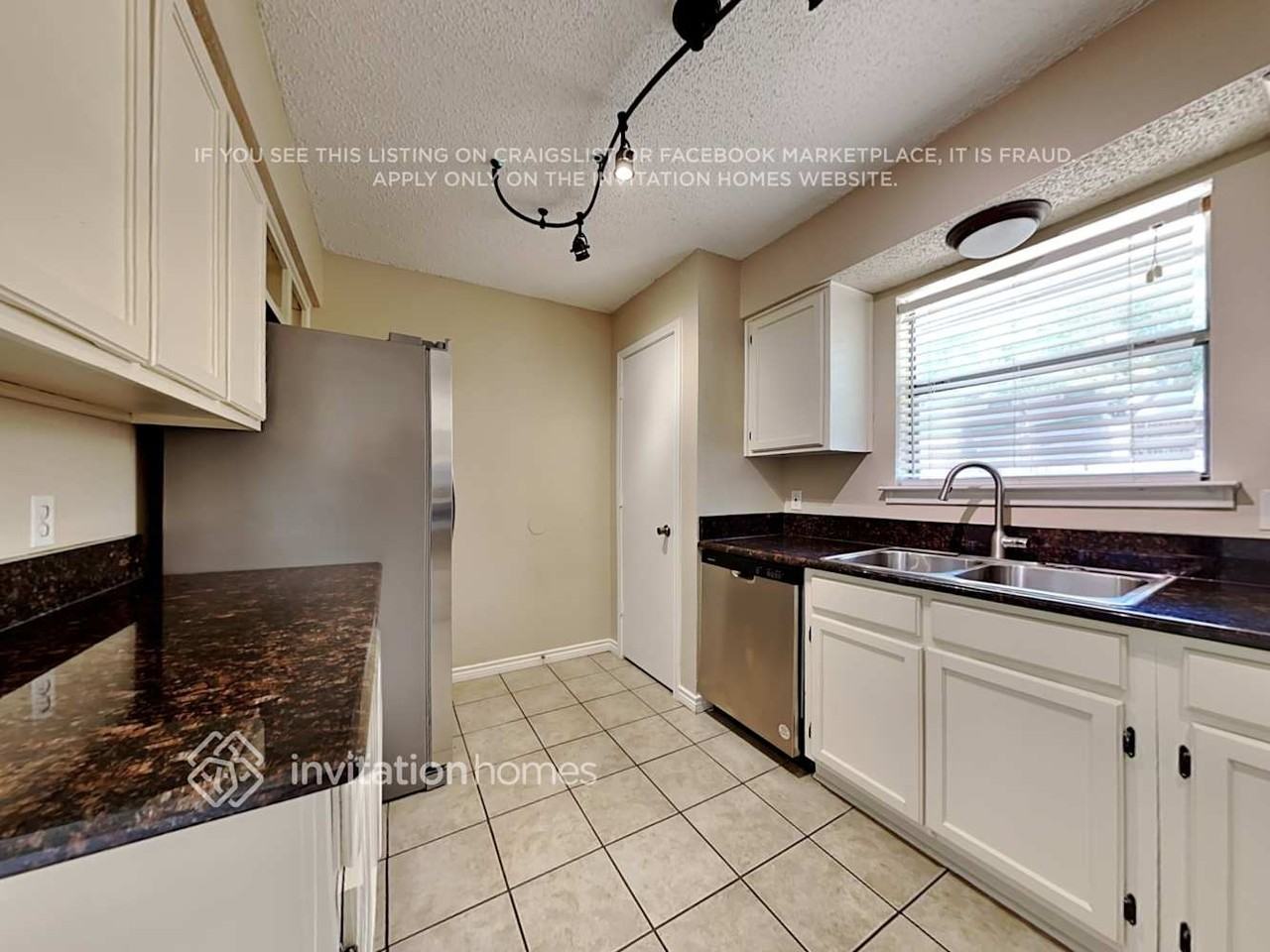 2512 Bayberry Ln - Photo 6 of 16