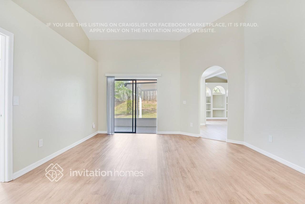 2621 Alclobe Cir - Photo 3 of 15