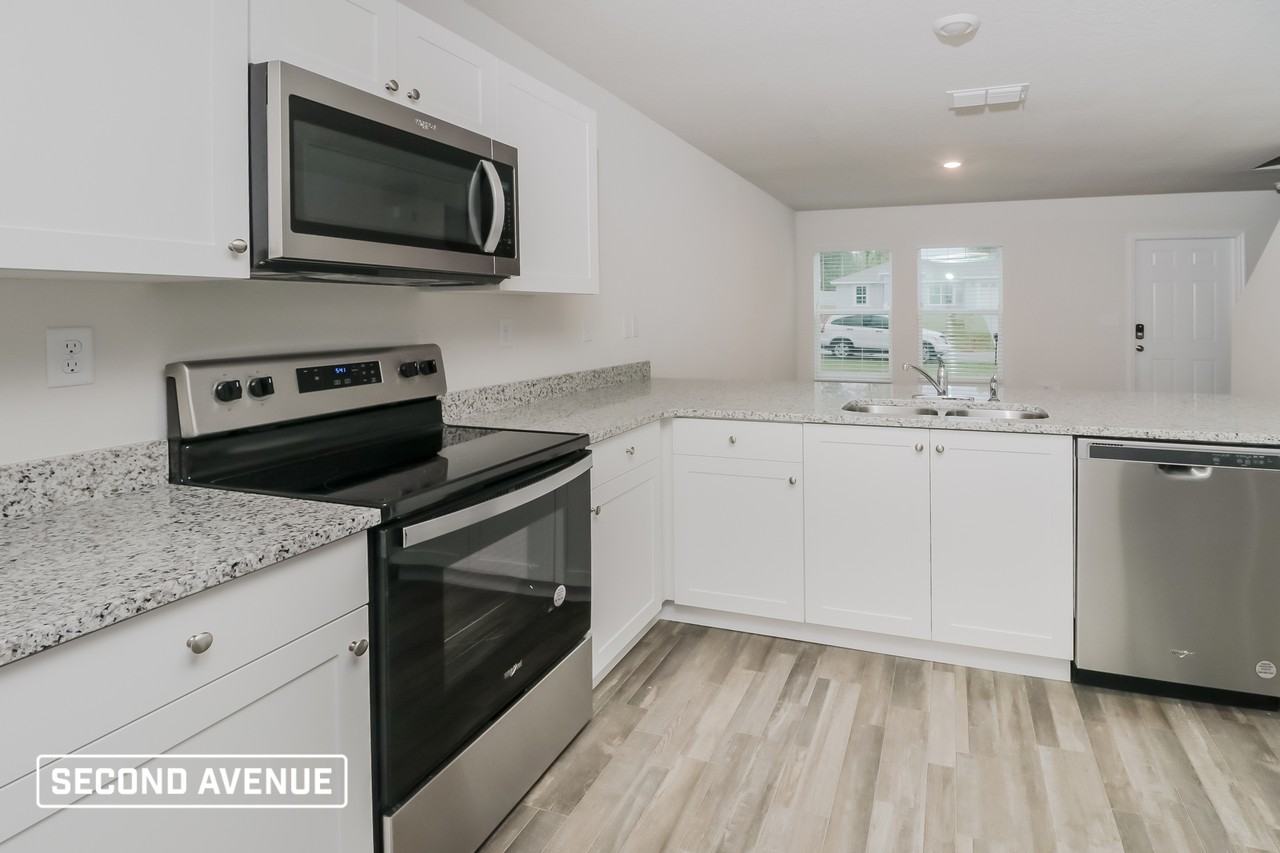 2471 W Vespero St - Photo 4 of 21