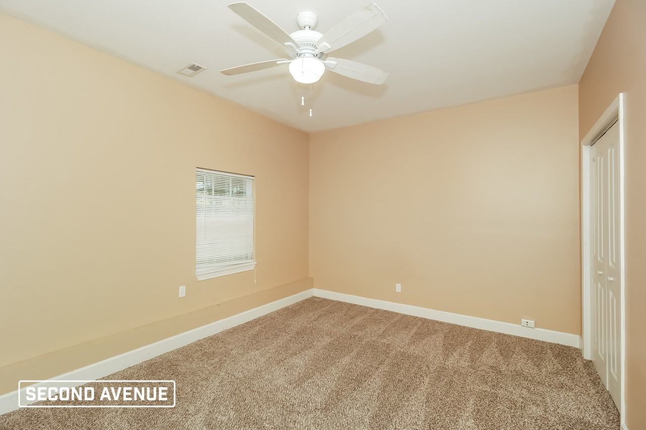 430 Eagles Nest Cir - Photo 5 of 11