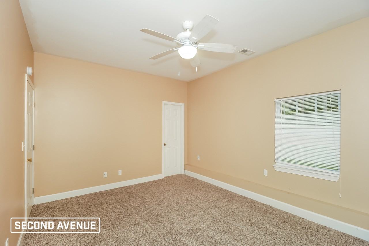 430 Eagles Nest Cir - Photo 6 of 11