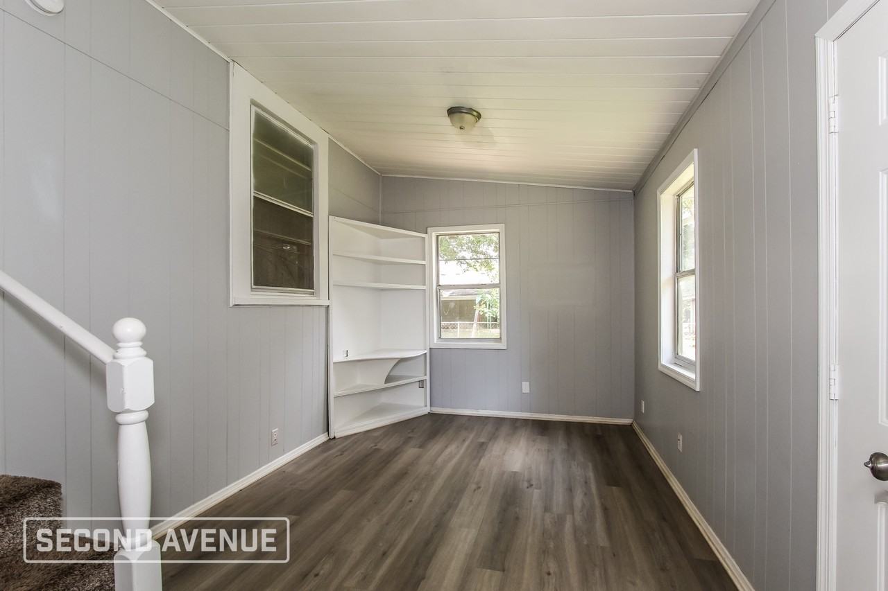 1908 Long 12th St - Photo 5 of 16