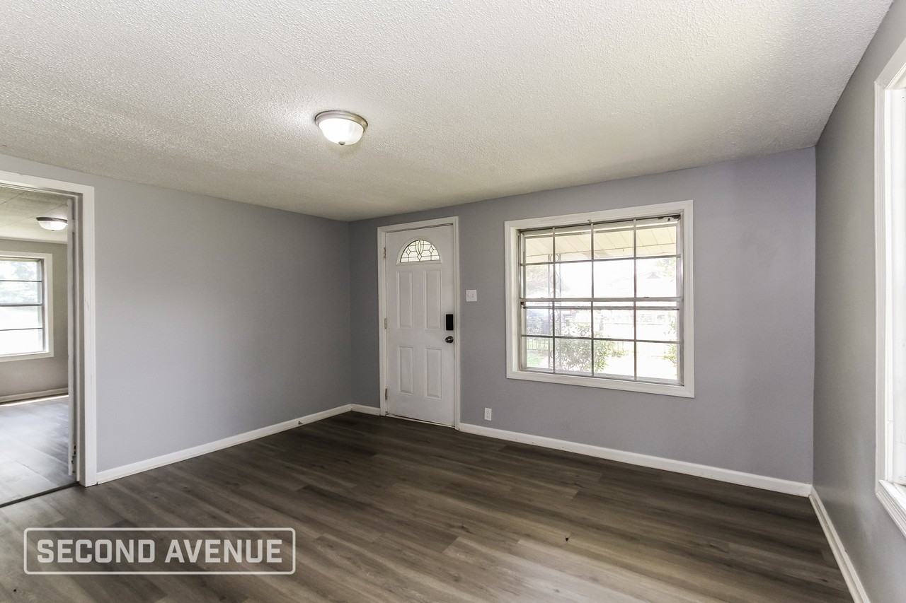 1908 Long 12th St - Photo 3 of 16