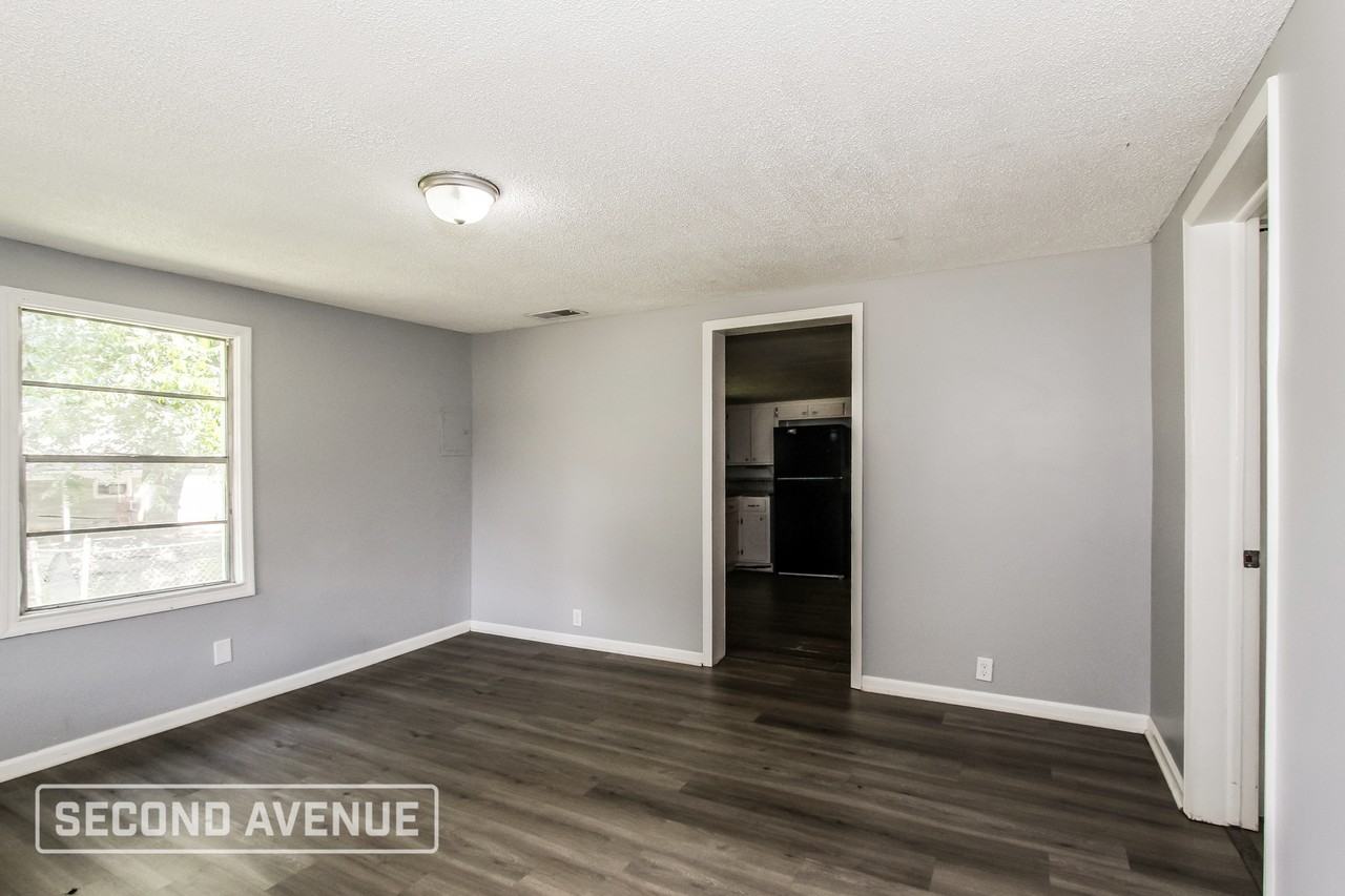 1908 Long 12th St - Photo 4 of 16