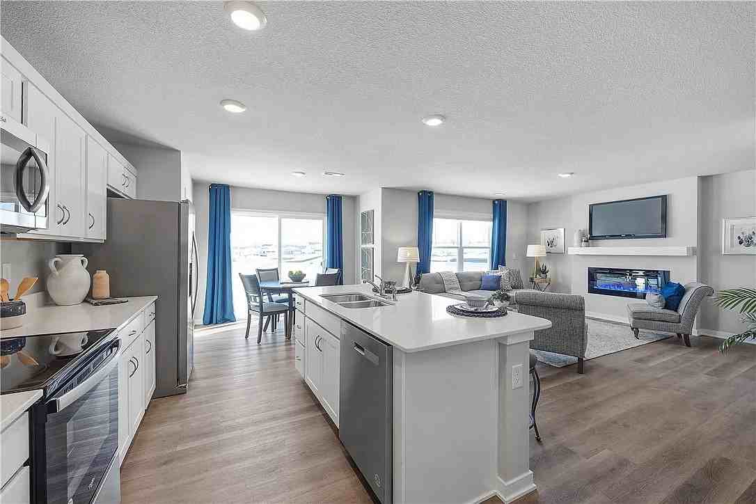 305 Juniper Dr #0 - Photo 4 of 15