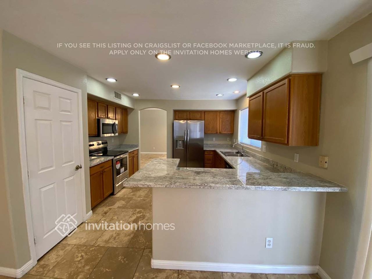 764 W La Pryor Ln - Photo 7 of 23