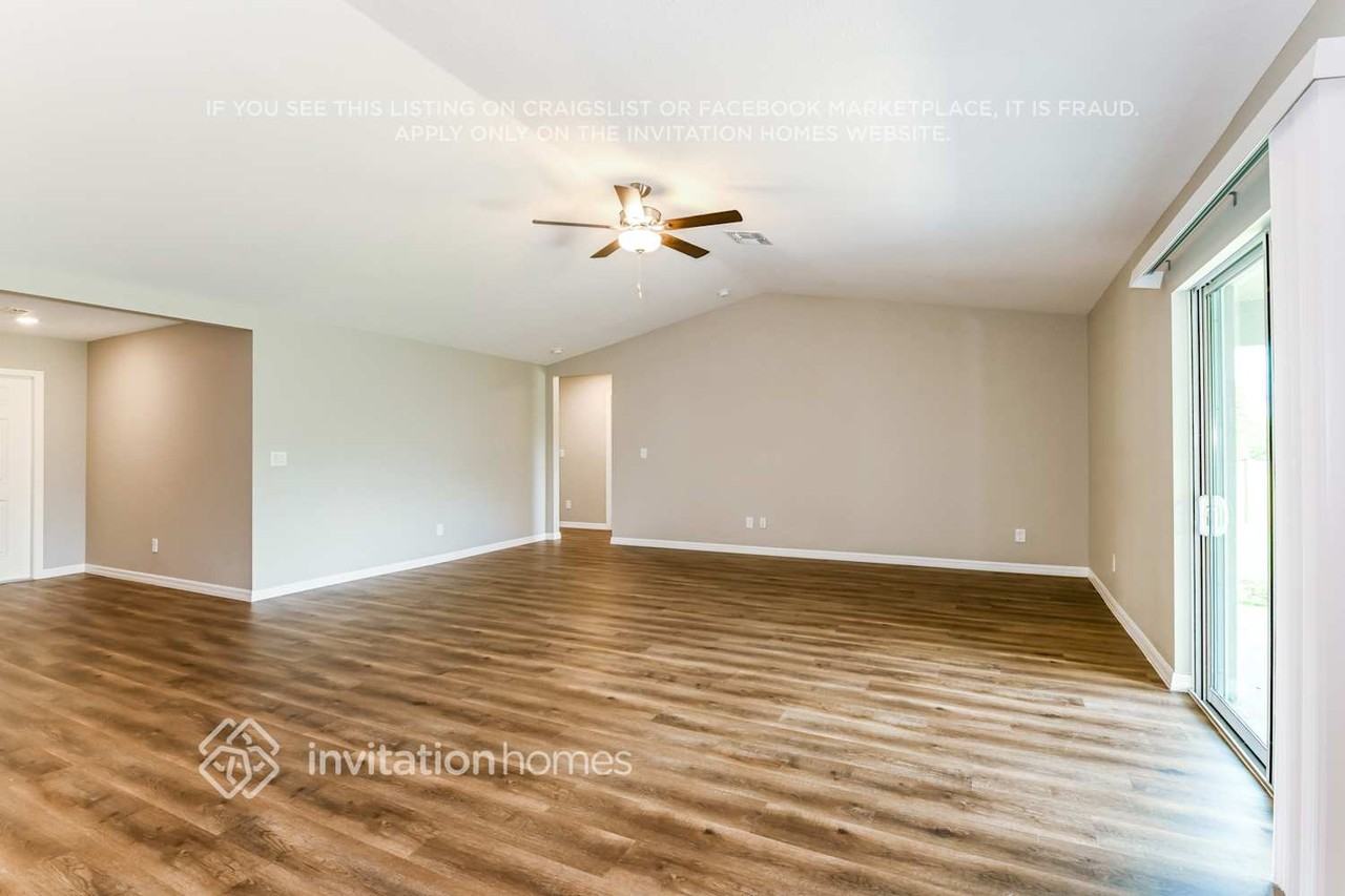 26201 Mindanao Ln - Photo 3 of 17
