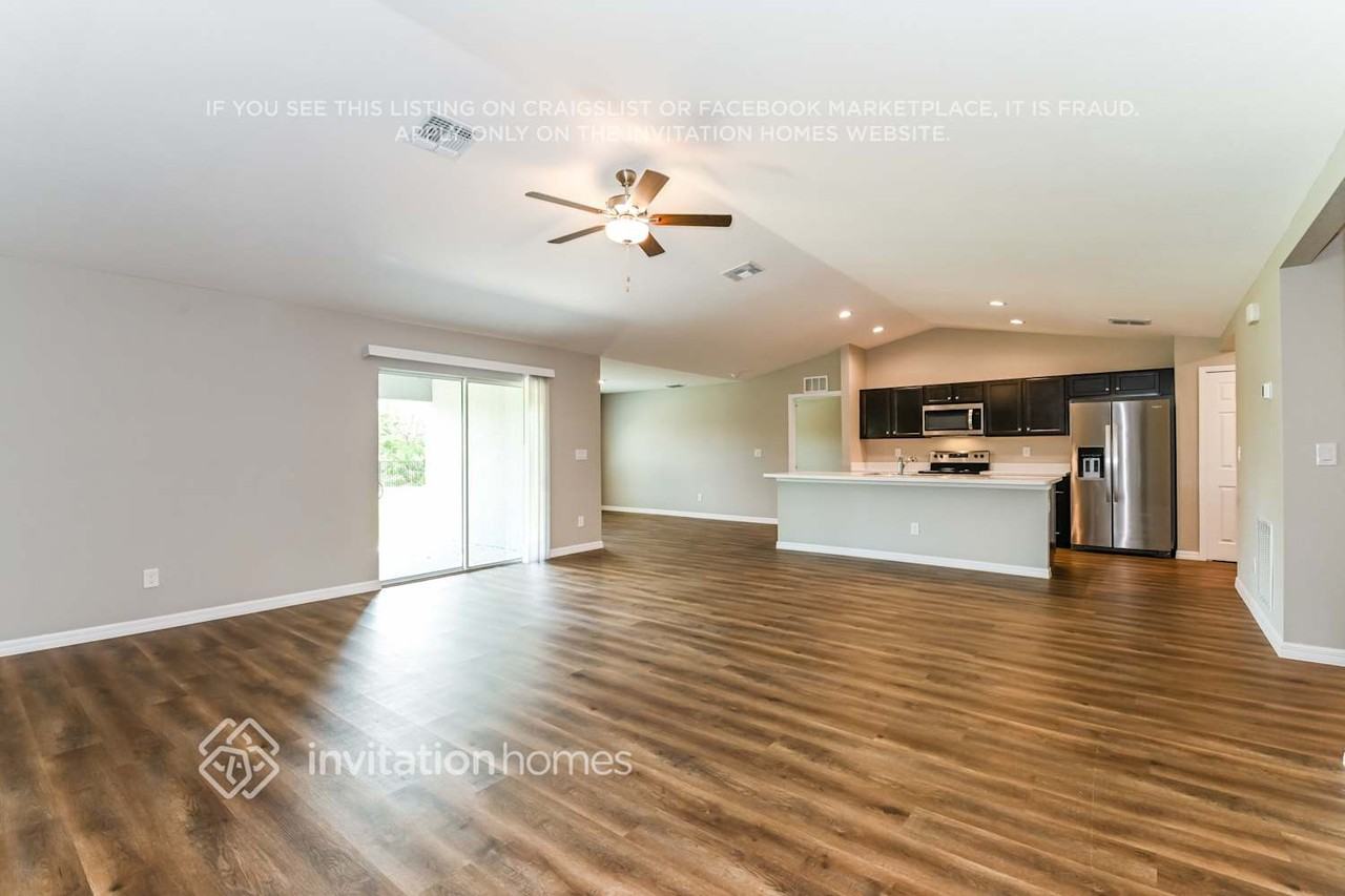 26201 Mindanao Ln - Photo 4 of 17