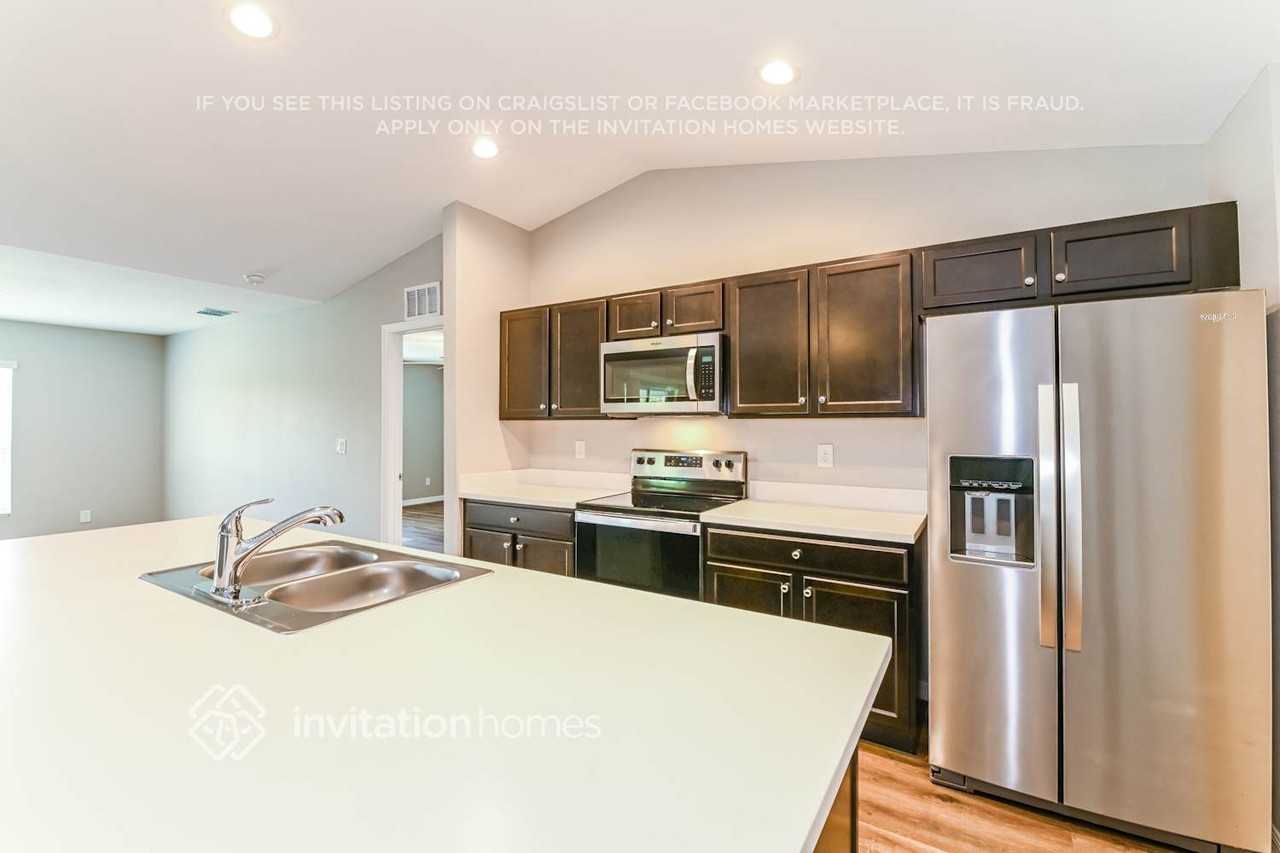 26201 Mindanao Ln - Photo 6 of 17
