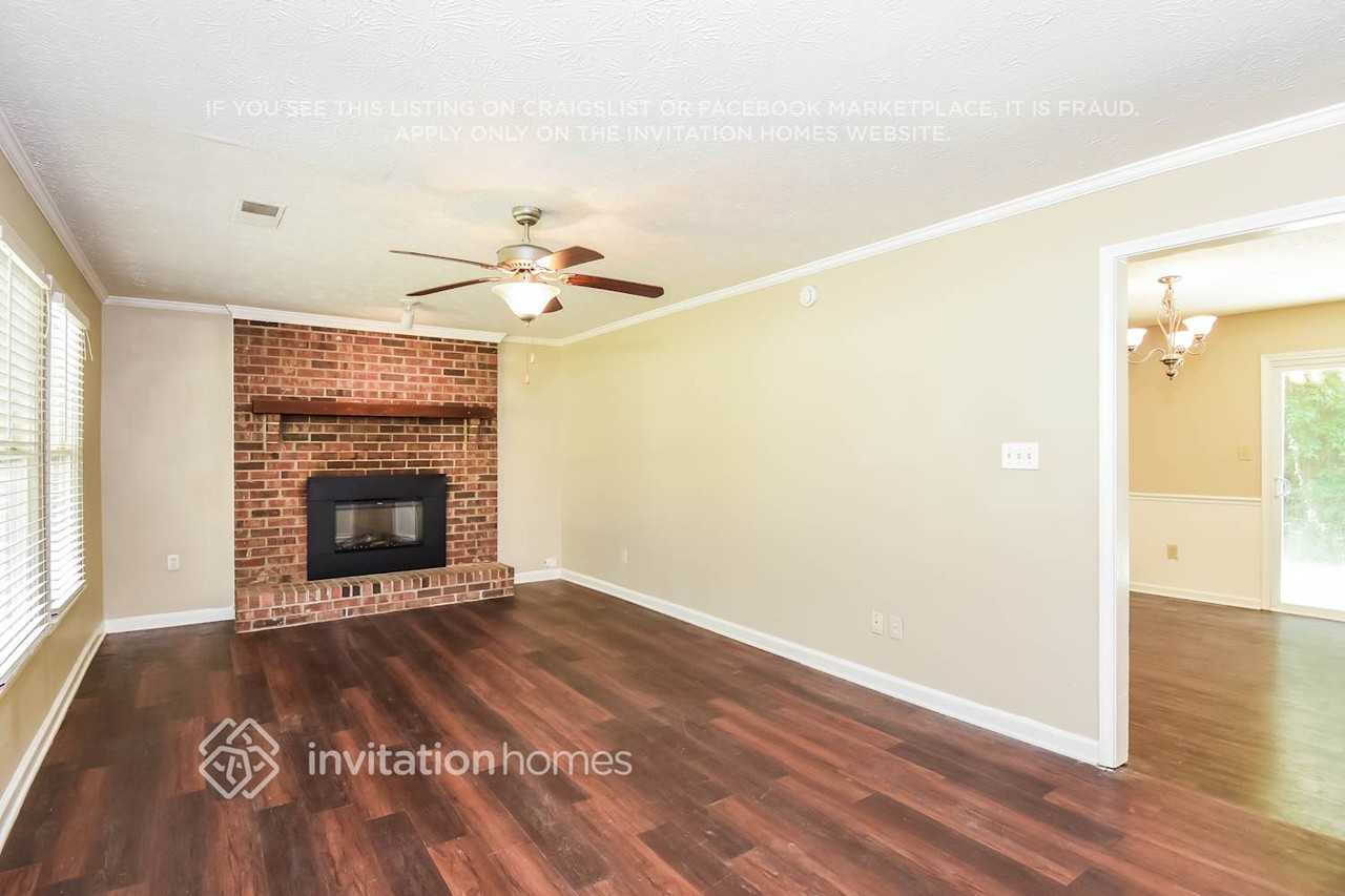 3080 Palomino Dr - Photo 3 of 17