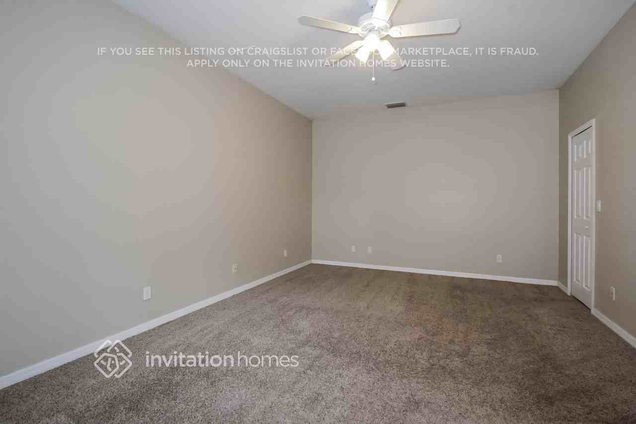 6048 Hornbuckle Blvd - Photo 5 of 15