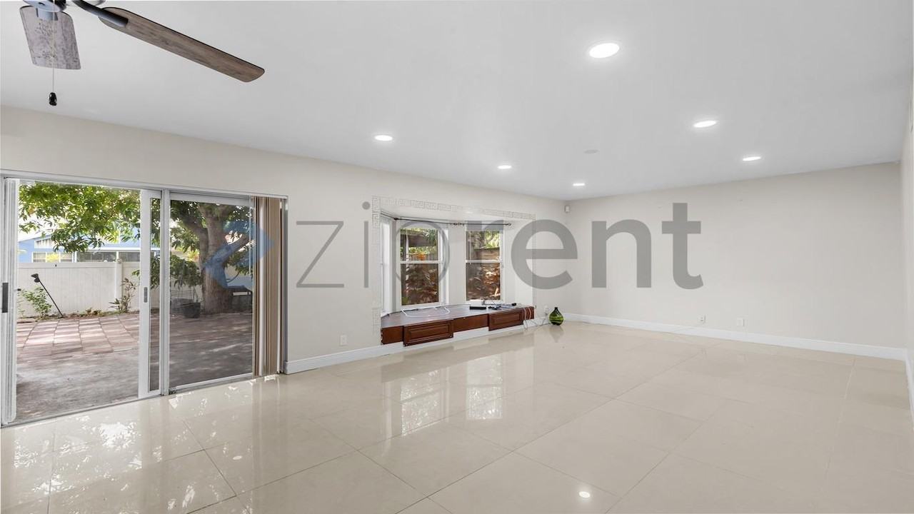 5150 Willow Pond Rd W - Photo 6 of 18