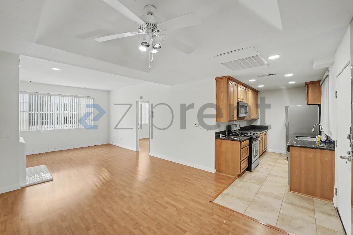 5051 Rosewood Ave #106 - Photo 6 of 19