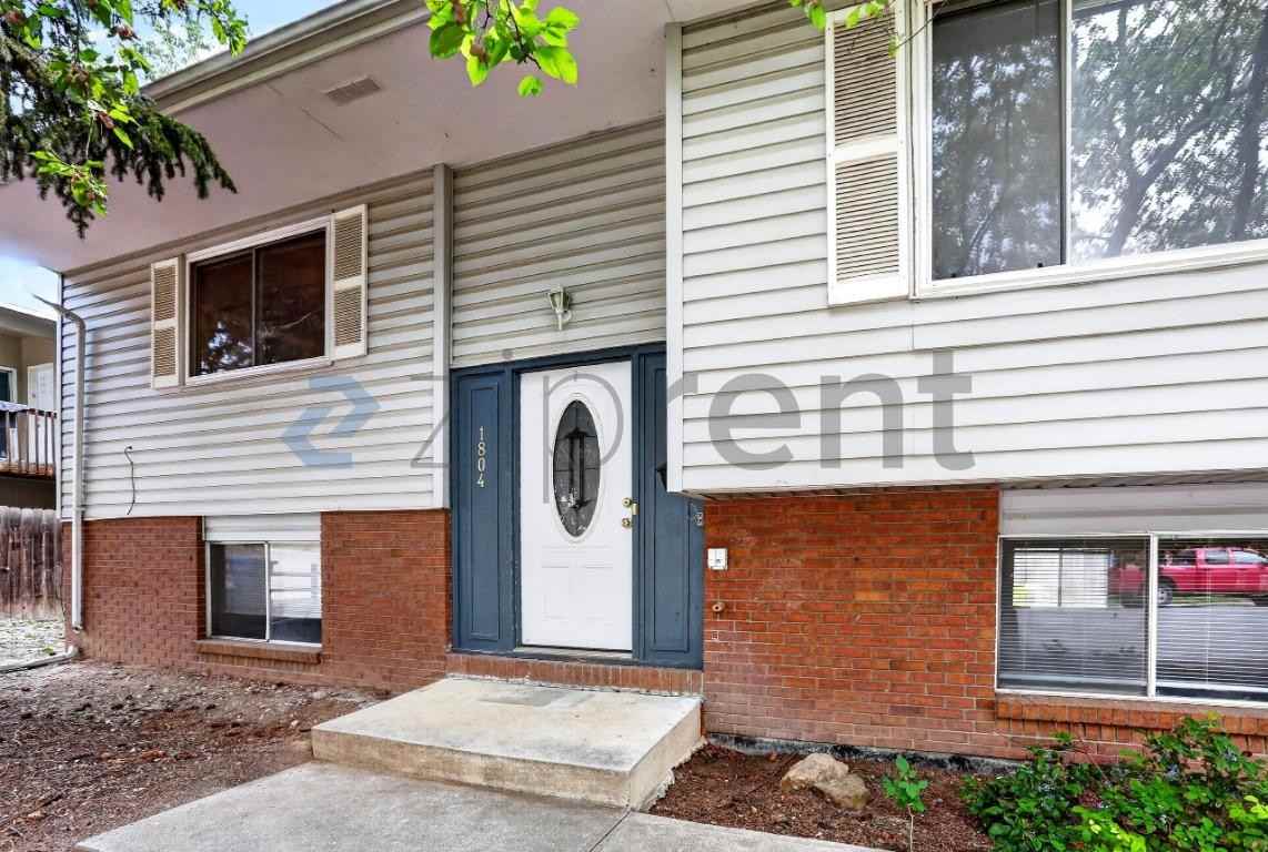 1804 S Whitcomb St - Photo 2 of 25