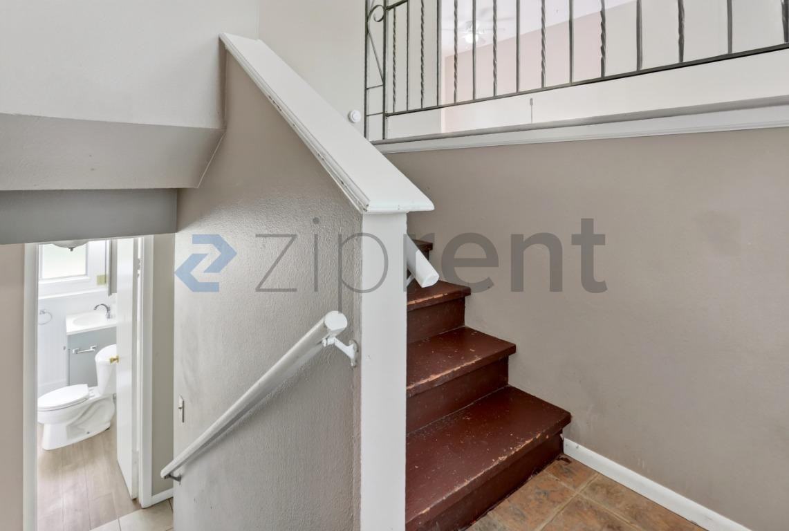 1804 S Whitcomb St - Photo 4 of 25