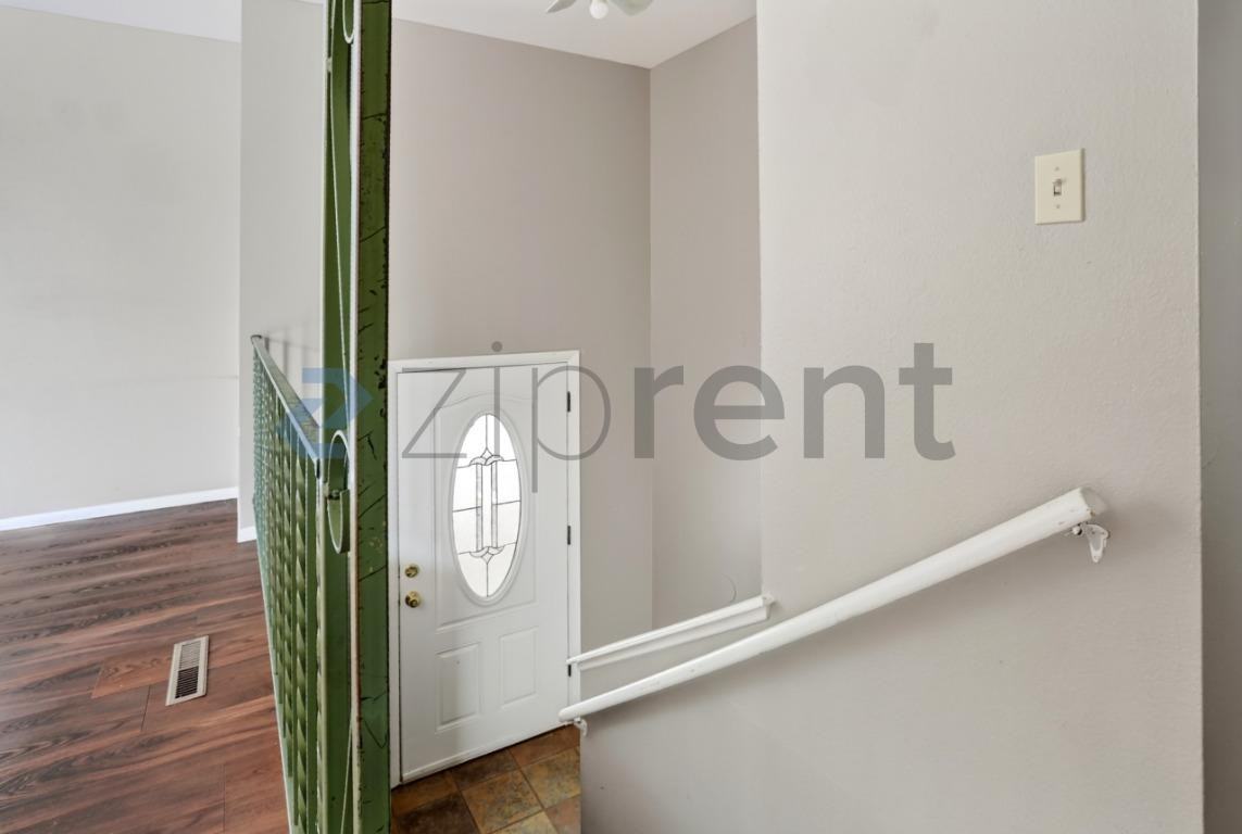 1804 S Whitcomb St - Photo 5 of 25