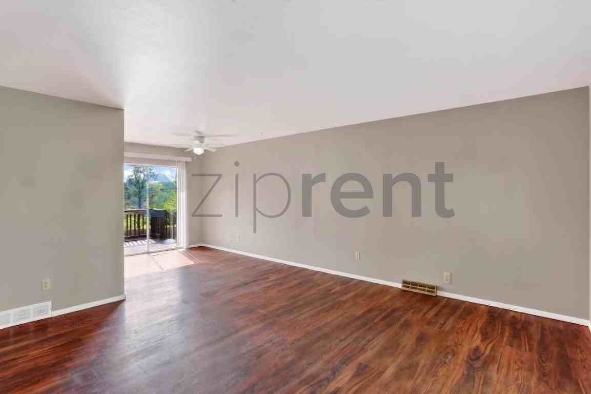 1804 S Whitcomb St - Photo 6 of 25