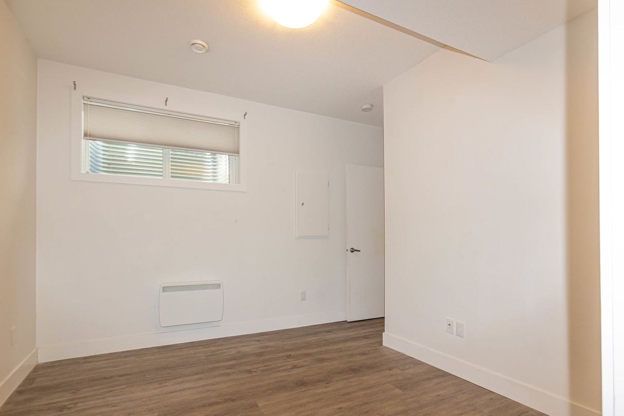Lynwood Skinny Homes - Photo 5 of 8