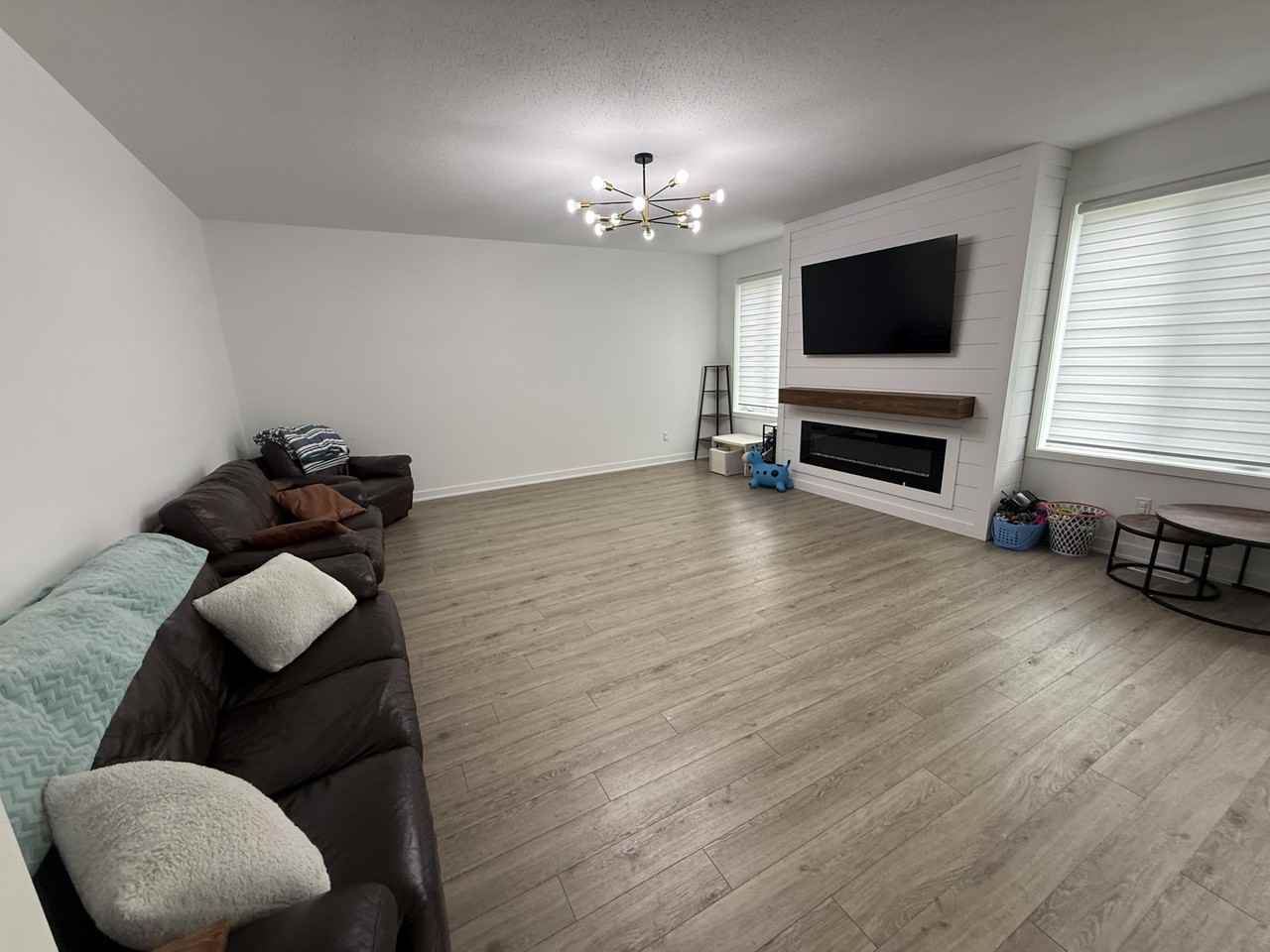 6333 Ottawa Street West - Photo 2 of 33