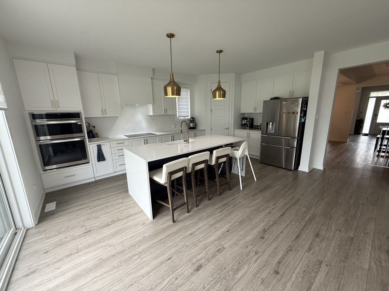 6333 Ottawa Street West - Photo 4 of 33