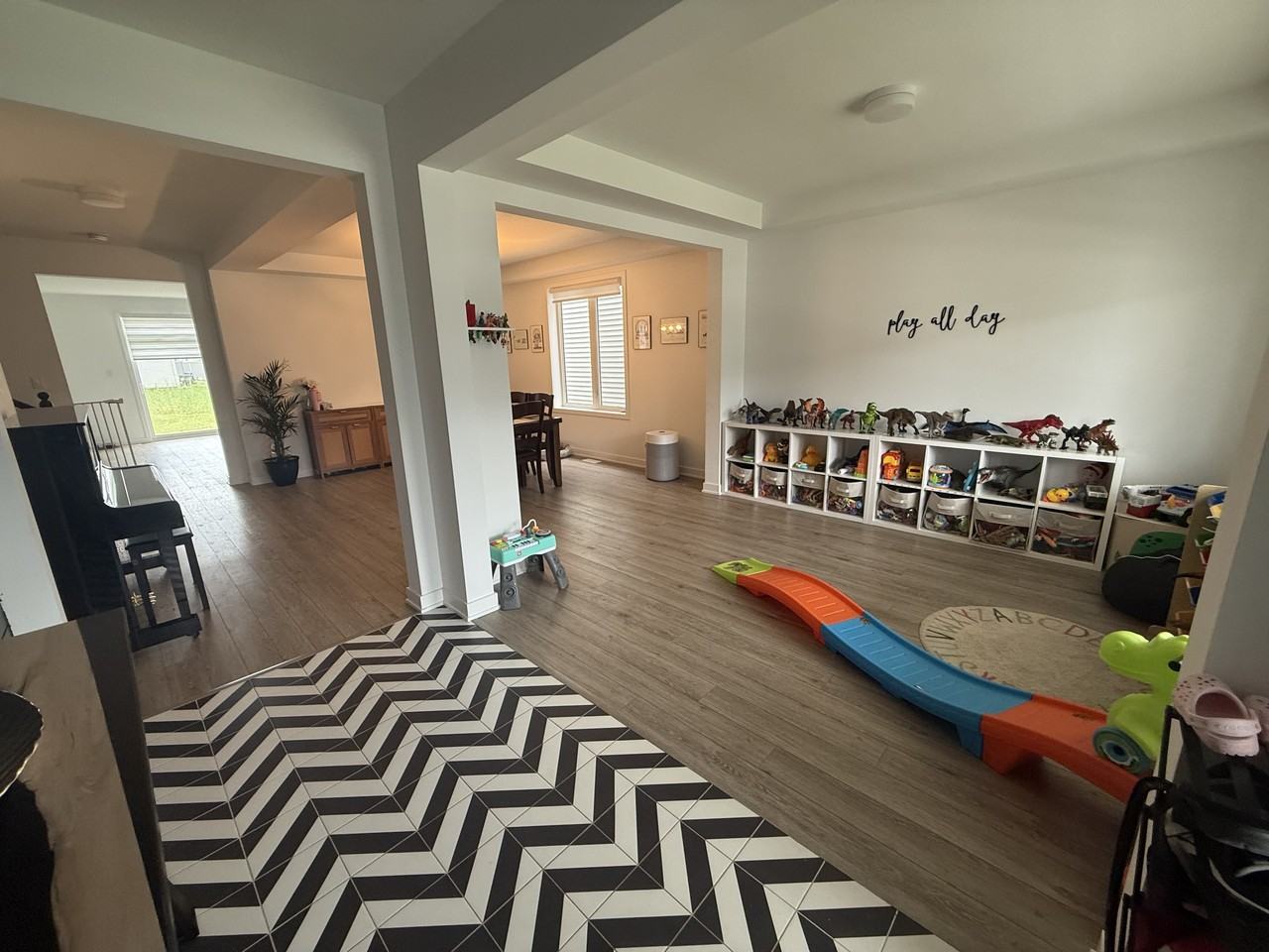 6333 Ottawa Street West - Photo 5 of 33