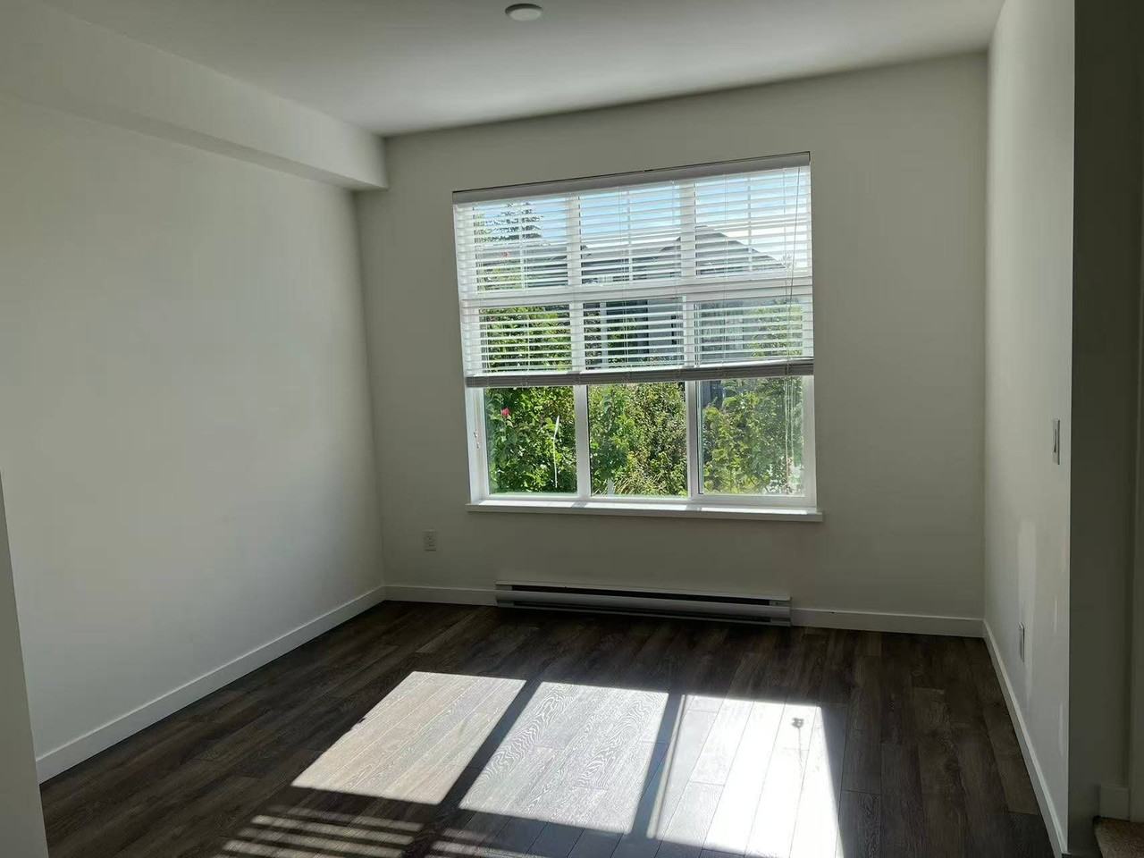 16678 25A Avenue - Photo 4 of 11