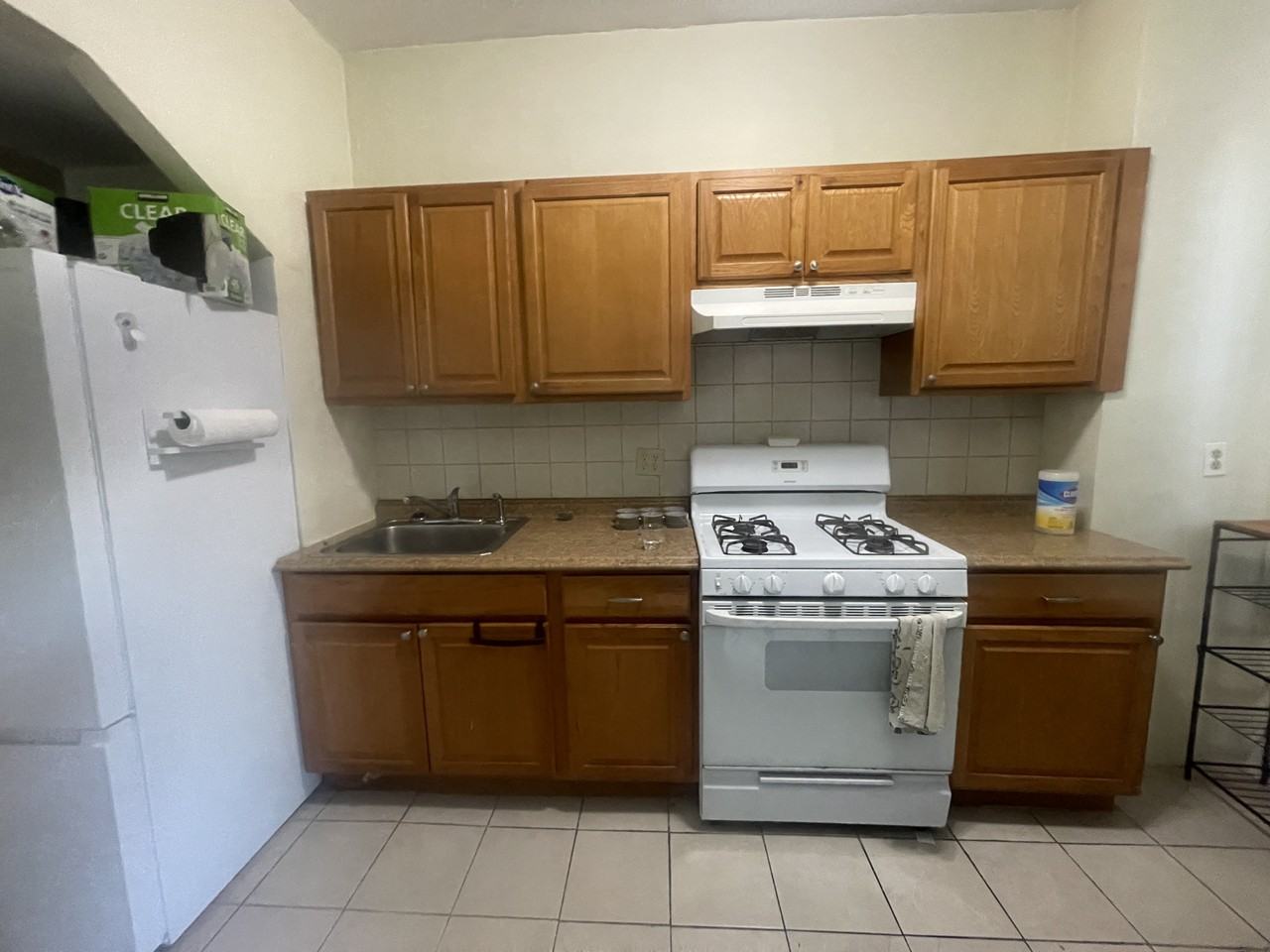 E 183rd St - Photo 4 of 9