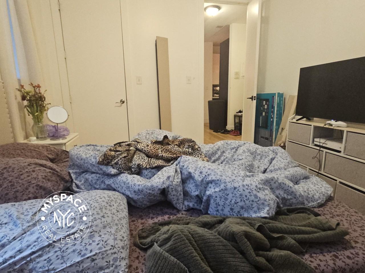680 Monroe St #3E - Photo 2 of 12