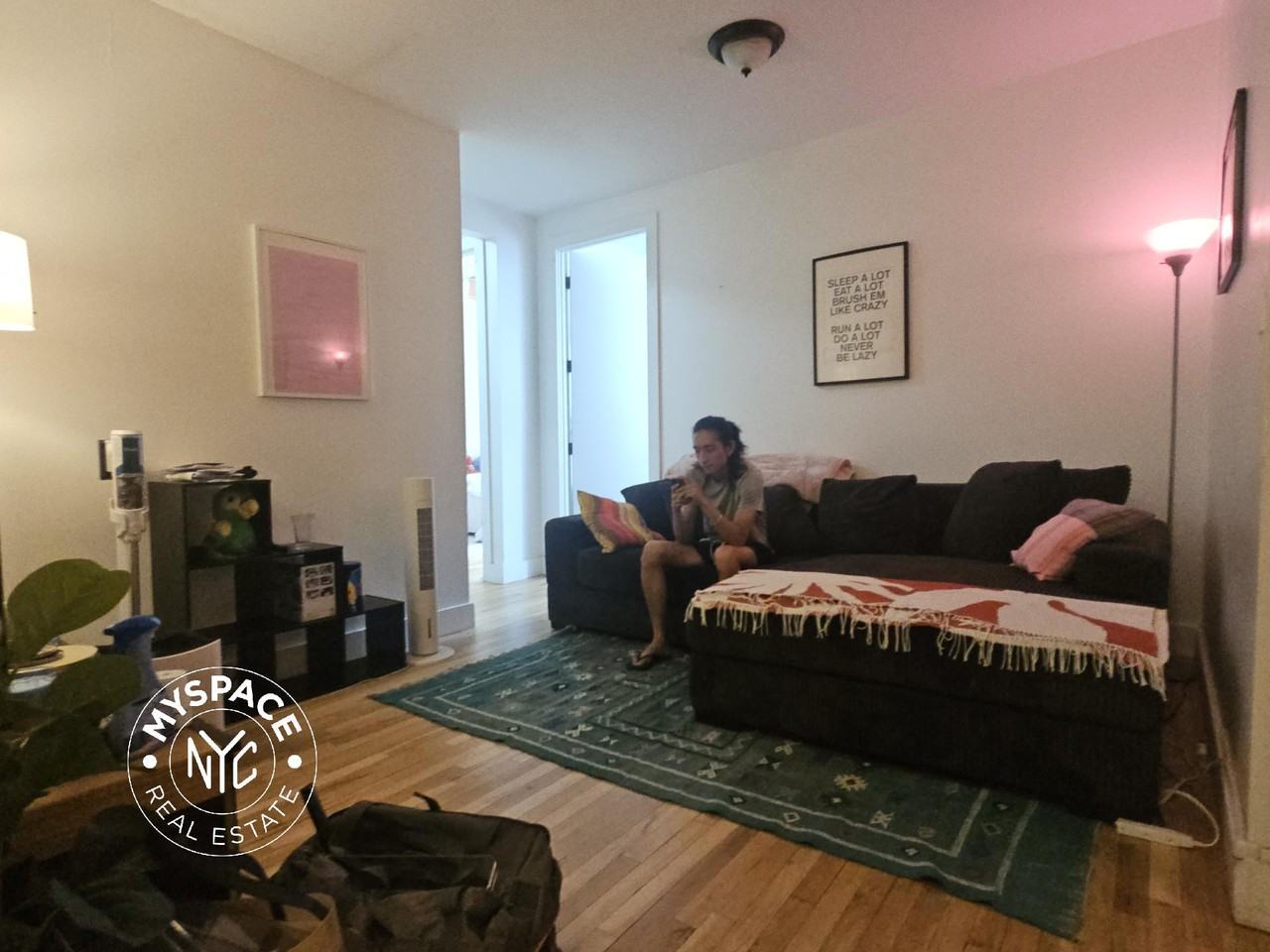 680 Monroe St #3E - Photo 4 of 12
