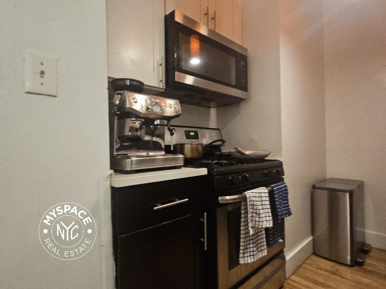 680 Monroe St #3E - Photo 5 of 12