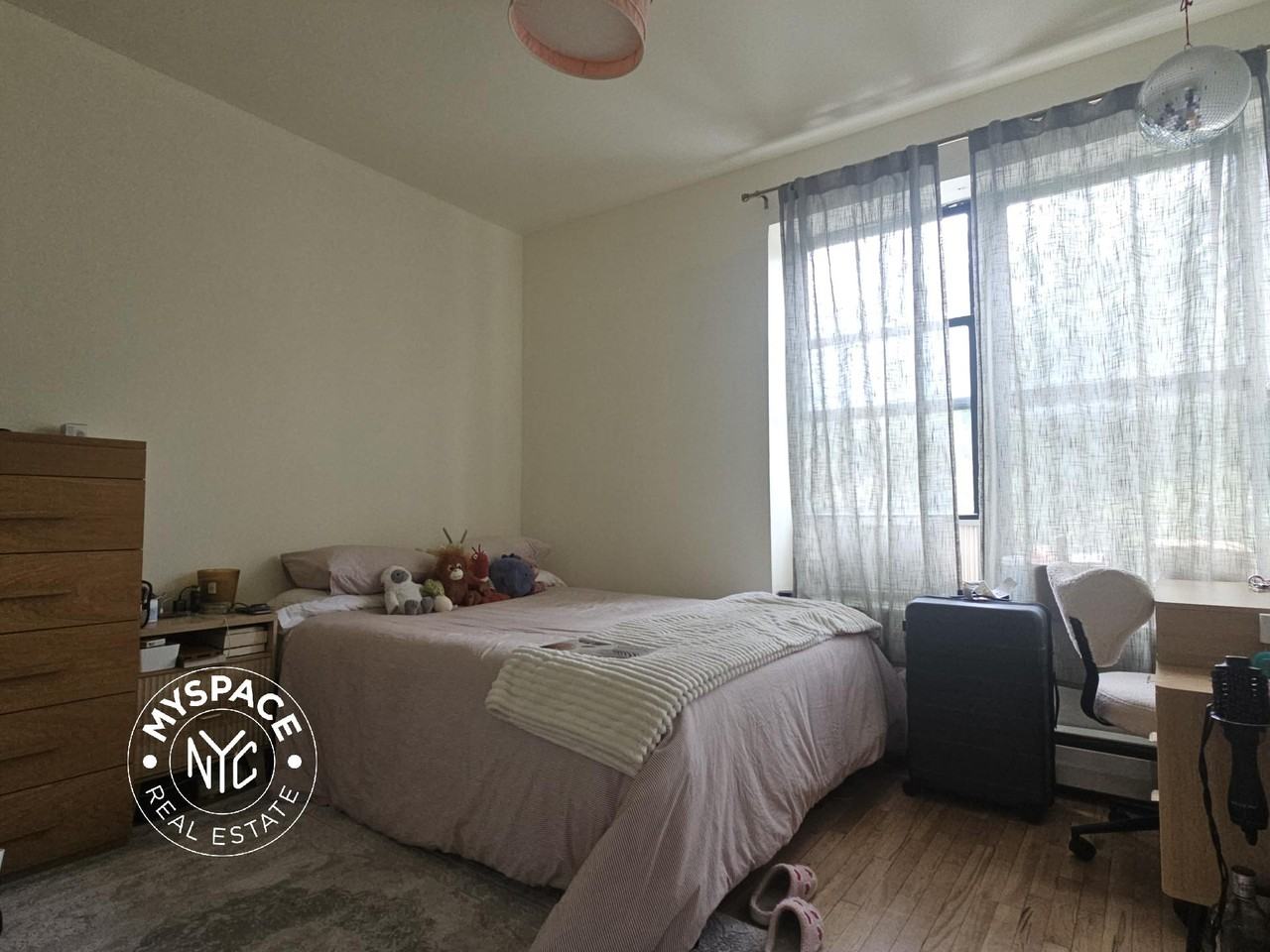 680 Monroe St #3E - Photo 6 of 12