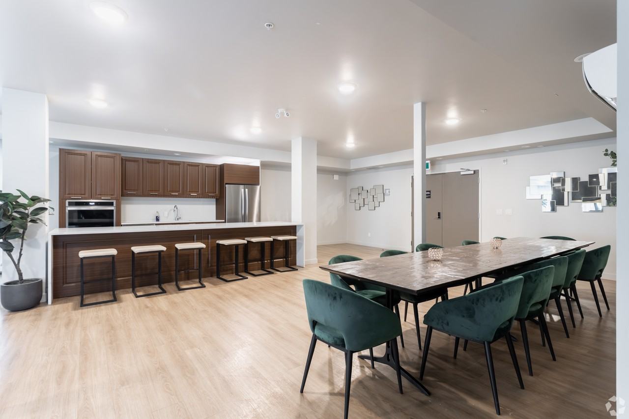 The Louvre Apartments - Photo 5 of 50