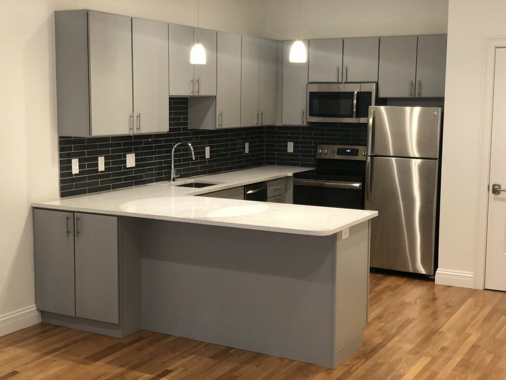 166 Newbury St #4R