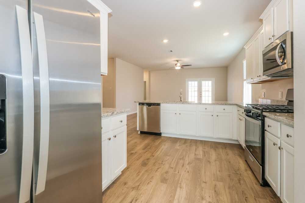 15647 Plum Brook Dr - Photo 6 of 16