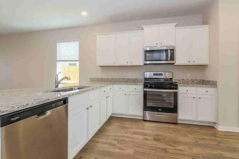 15647 Plum Brook Dr - Photo 7 of 16