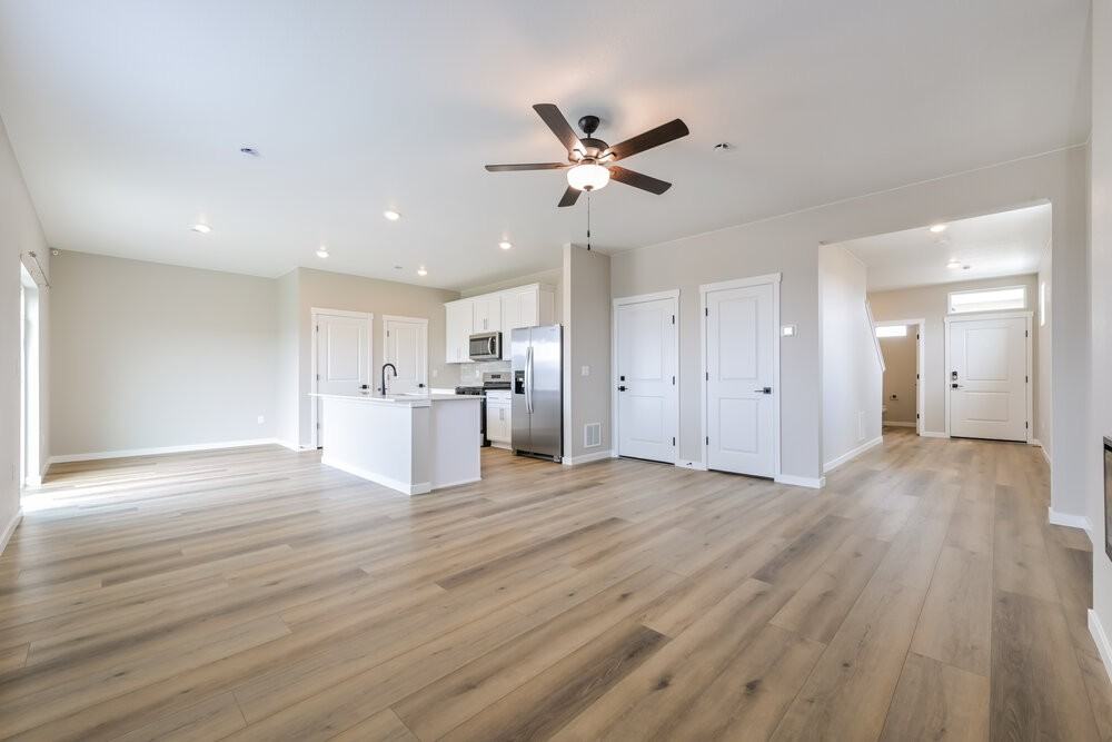 9389 Telluride Ct - Photo 5 of 17