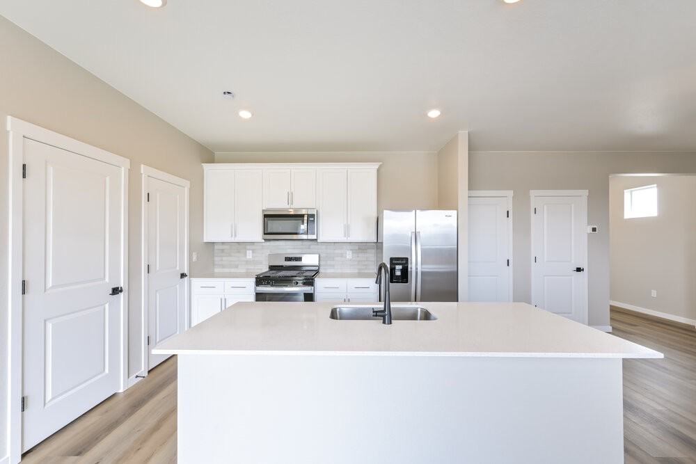 9389 Telluride Ct - Photo 6 of 17