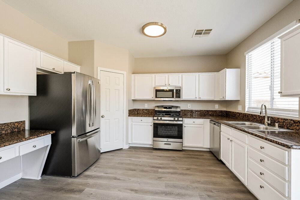 9532 Flying Eagle Ln - Photo 6 of 17