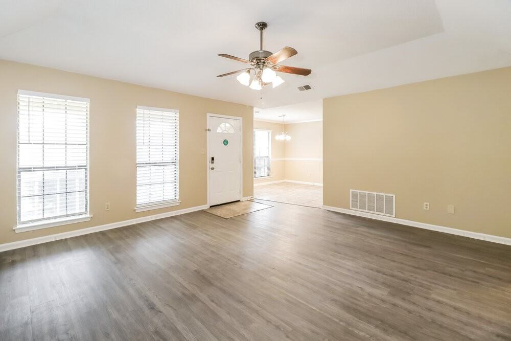 6659 Valerie Dr - Photo 5 of 16