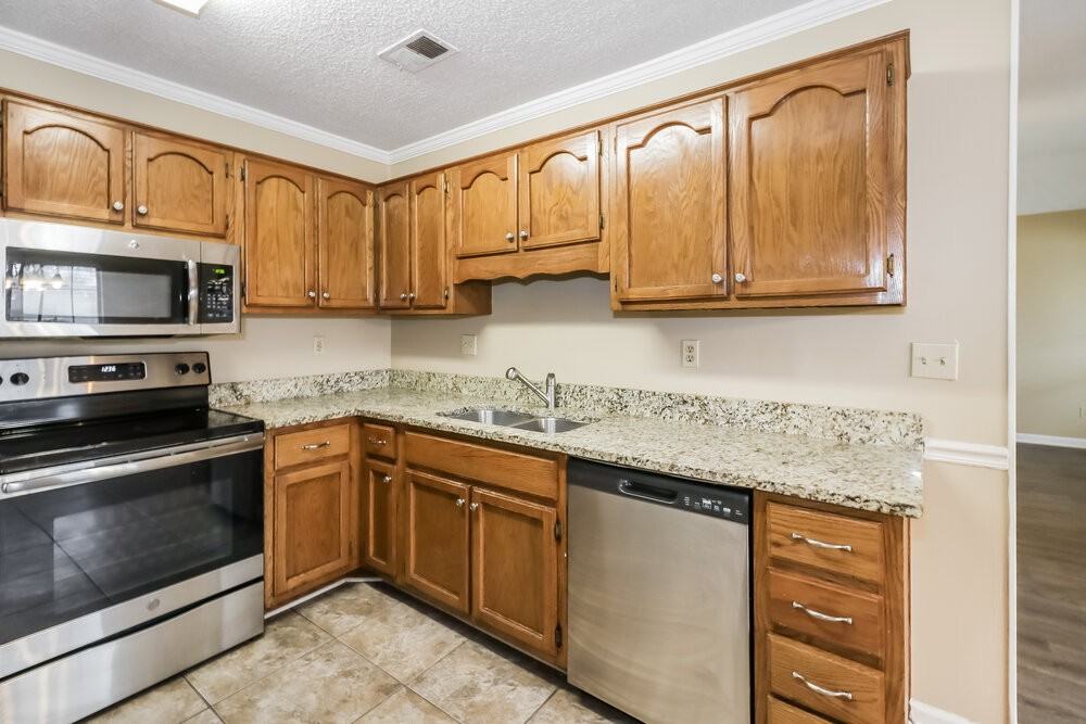 6659 Valerie Dr - Photo 7 of 16
