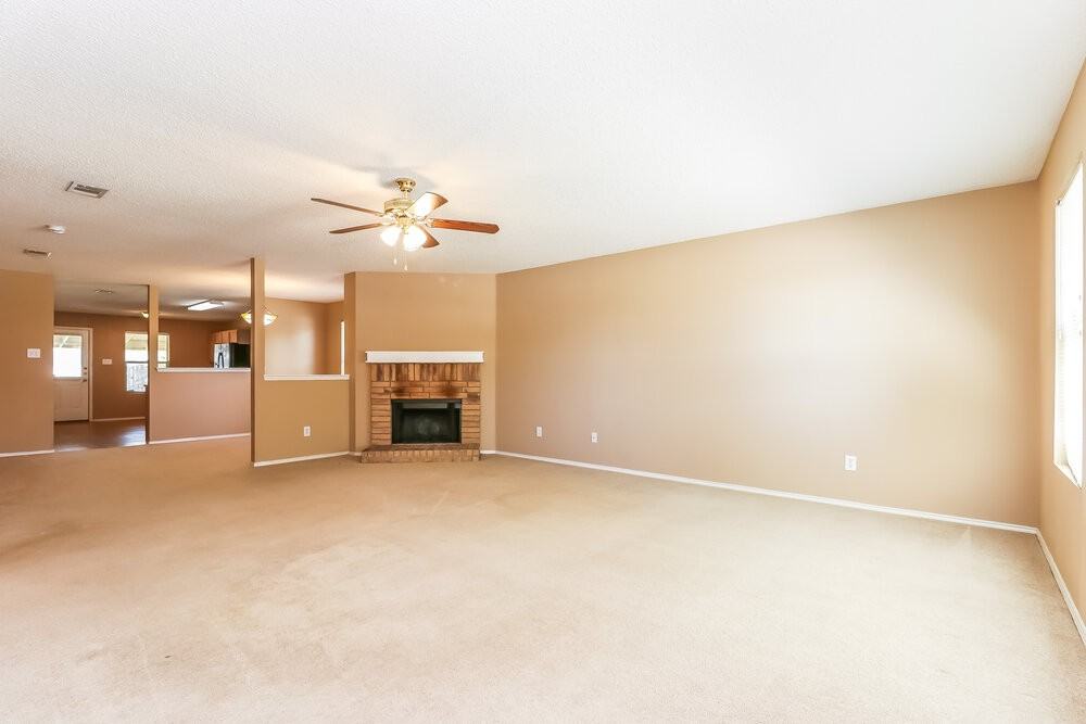 548 Magdalen Ave - Photo 3 of 15