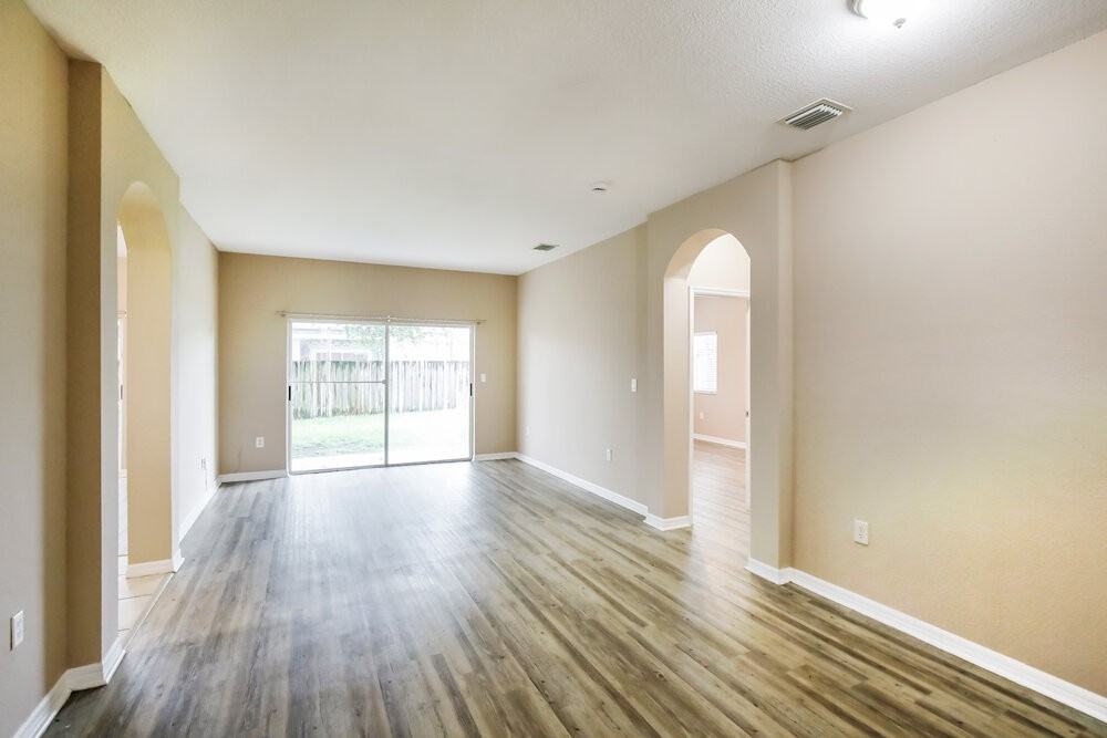 10821 Sw 232nd St - Photo 4 of 16