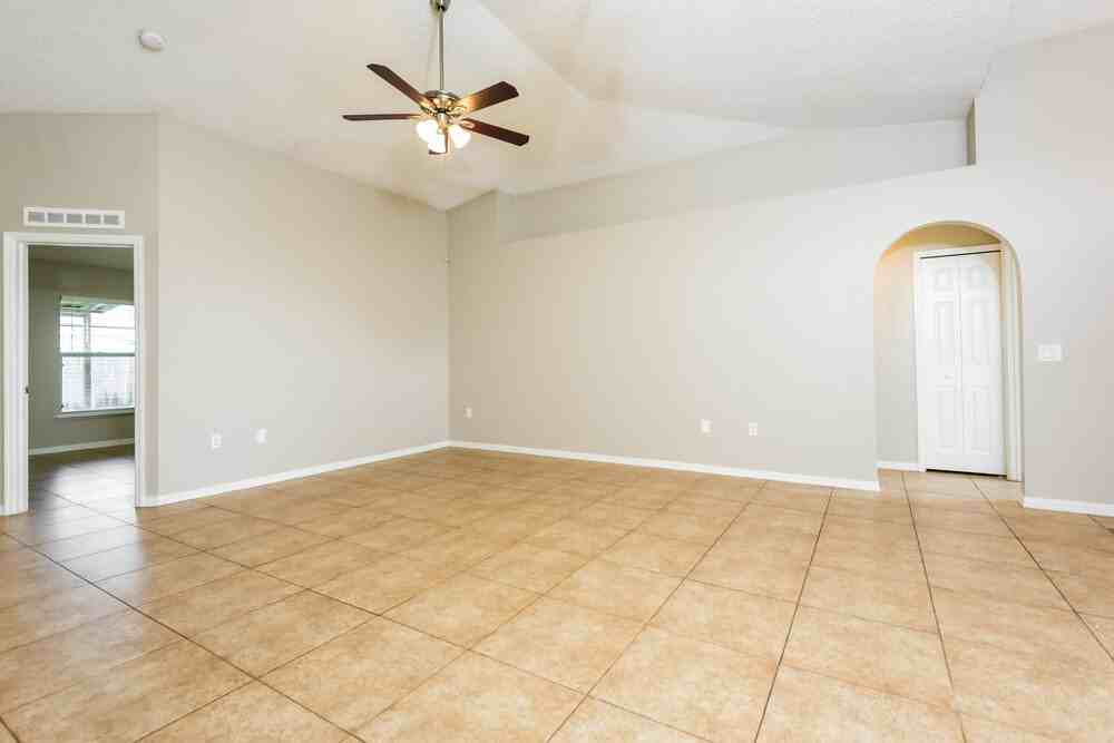 16844 Cornerwood Dr - Photo 6 of 19