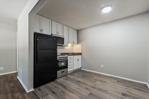 featured image of 330 E 13 Mile Rd