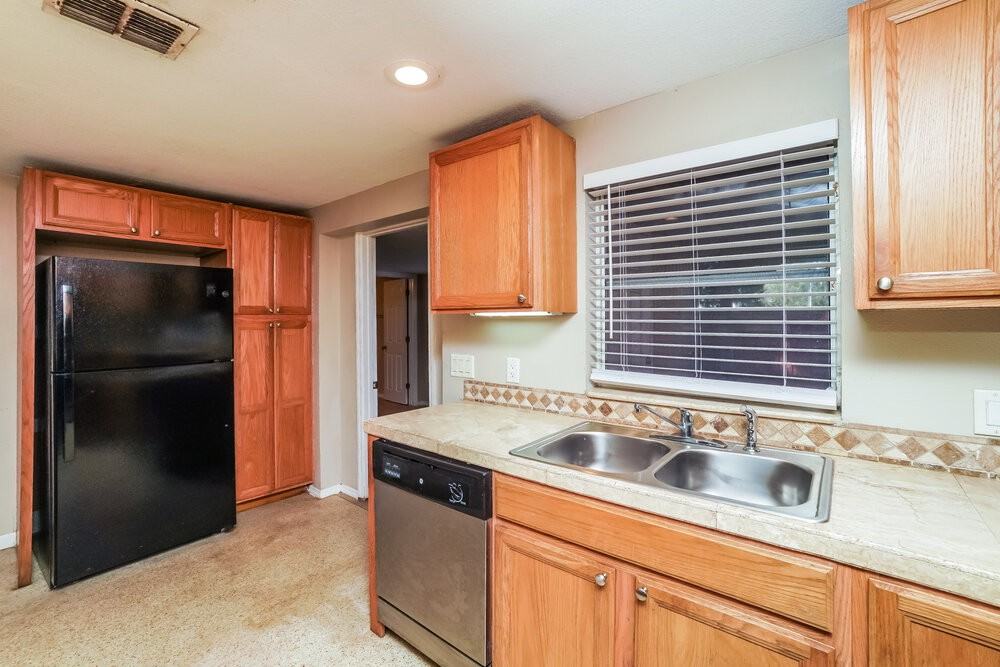 5917 Missouri Ave - Photo 5 of 16