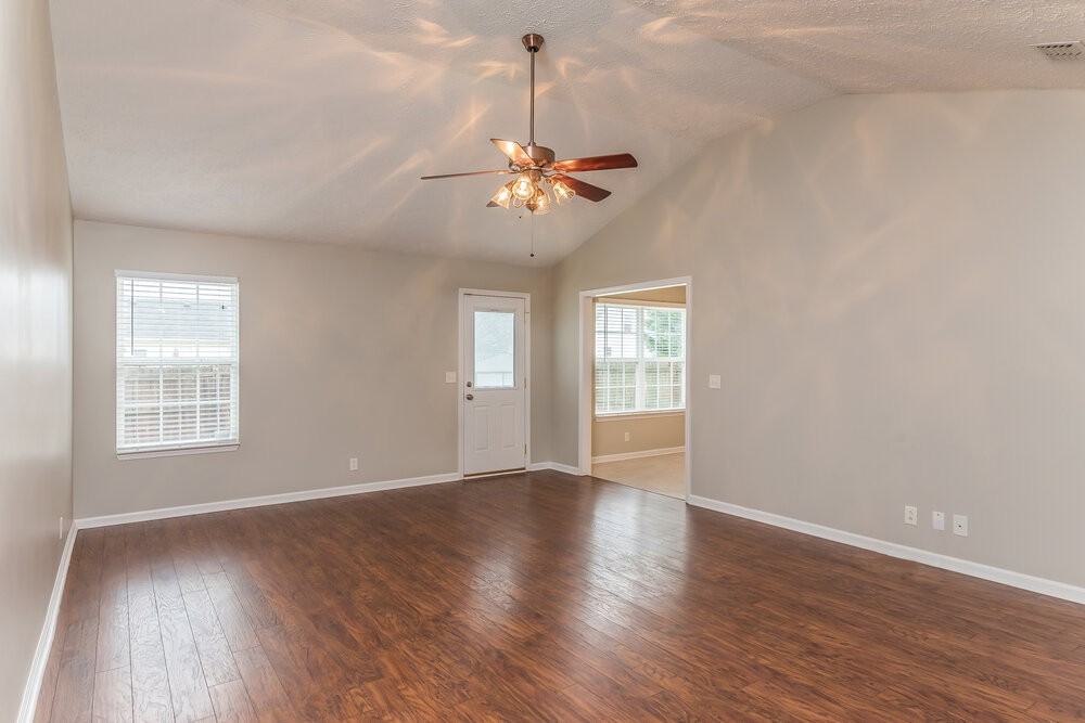 3012 Wellington Pl - Photo 2 of 14