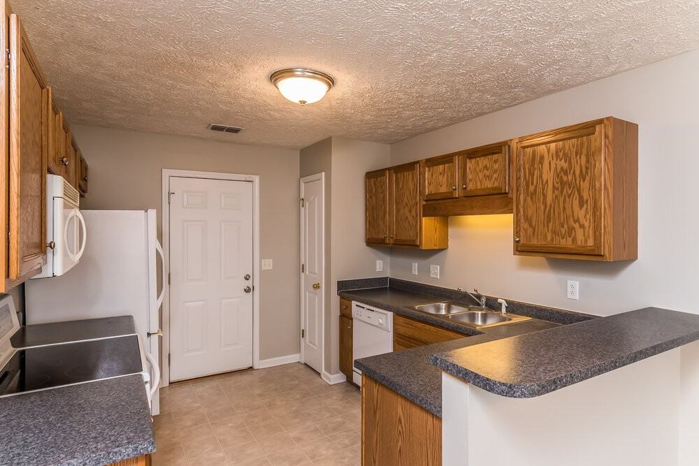 3012 Wellington Pl - Photo 5 of 14