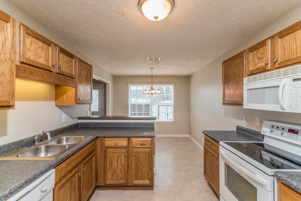 3012 Wellington Pl - Photo 6 of 14
