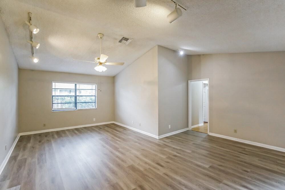 518 Azure Ave - Photo 4 of 16